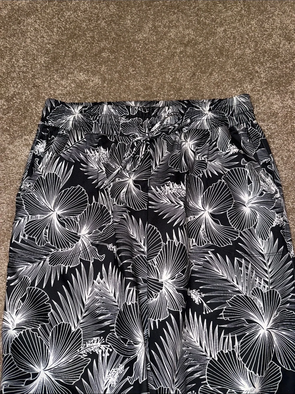 Rachel Zoe Black & White Floral Boho Drawstring Joggers - small